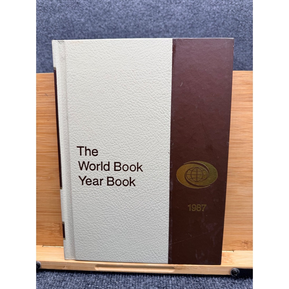 1987 World Book Year Book Annual Supplement Review of 1986 Events Hardcover